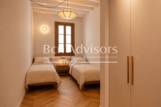 3 chambre Appartement à vendre à El Barri Gòtic, Barcelone ville - 698 000 € (Ref: 9875847)