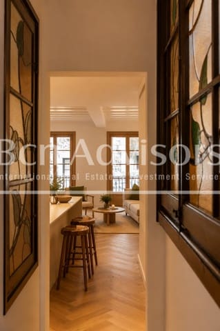 3 chambre Appartement à vendre à El Barri Gòtic, Barcelone ville - 698 000 € (Ref: 9875847)