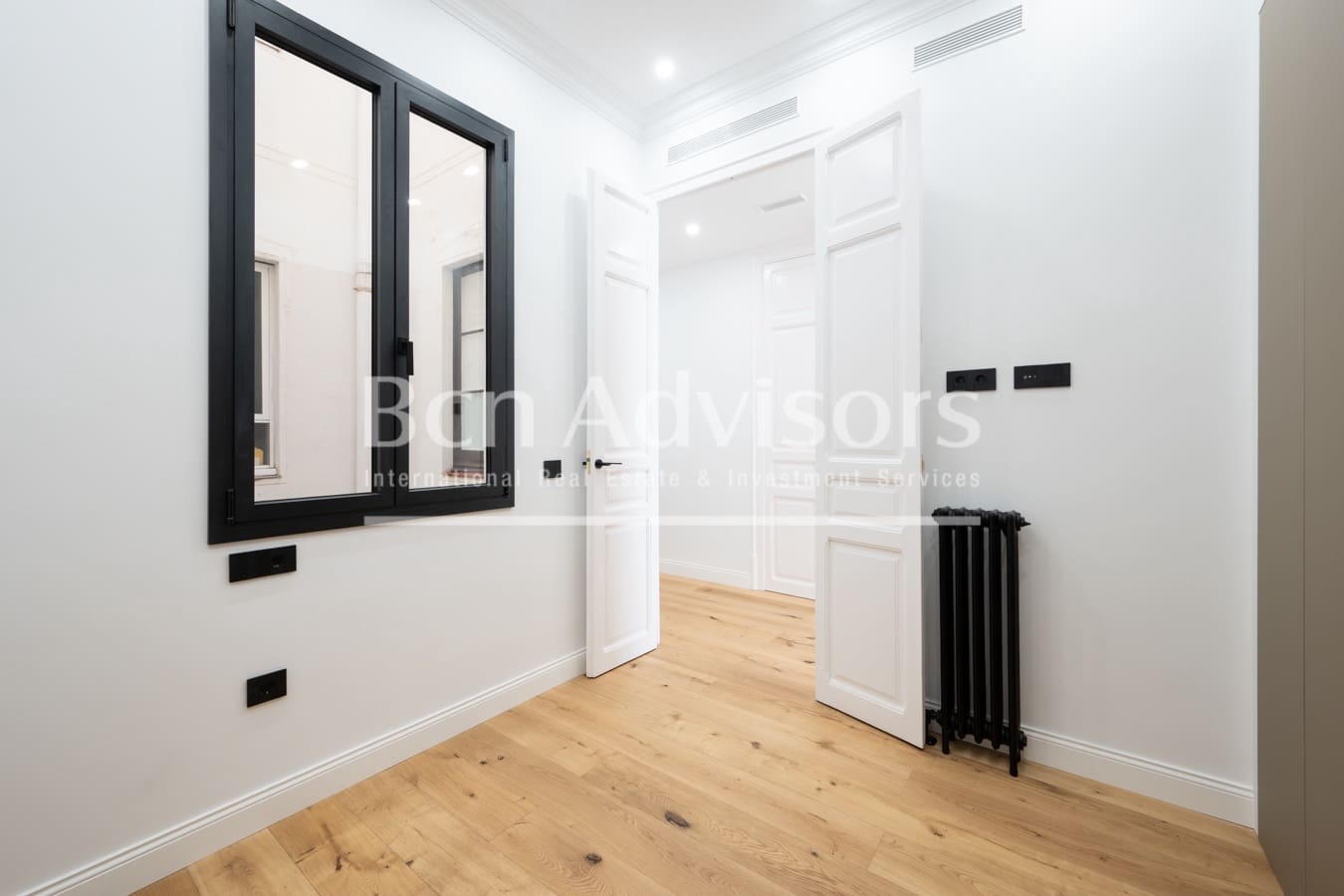 3 soveværelse Lejlighed til salg i Barcelona by - € 1.290.000 (Ref: 9880734)