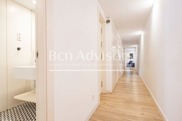 2 soverom Penthouse til salgs i El Barri Gòtic, Barcelona by - € 700 000 (Ref: 9891918)