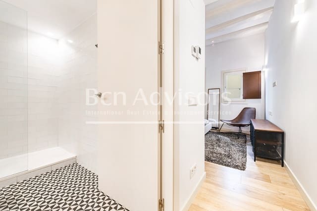 2 soverom Penthouse til salgs i El Barri Gòtic, Barcelona by - € 700 000 (Ref: 9891918)