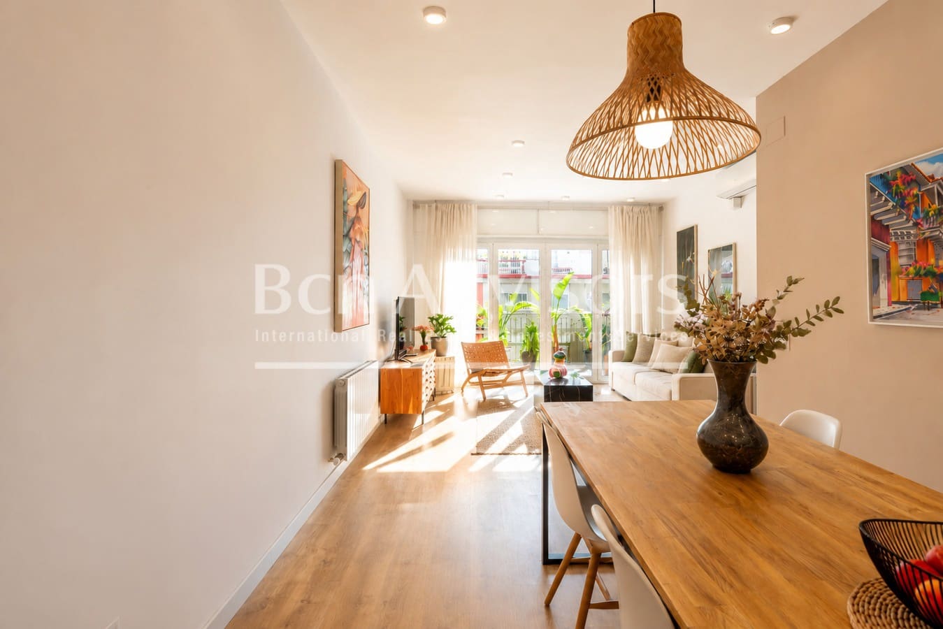 3 soverom Leilighet til salgs i Barcelona by med garasje - € 695 000 (Ref: 9899263)