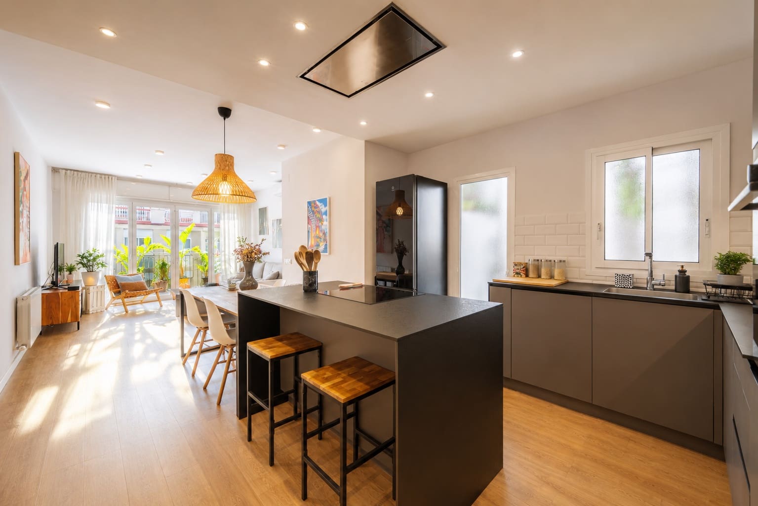 3 soverom Leilighet til salgs i Barcelona by med garasje - € 695 000 (Ref: 9899263)