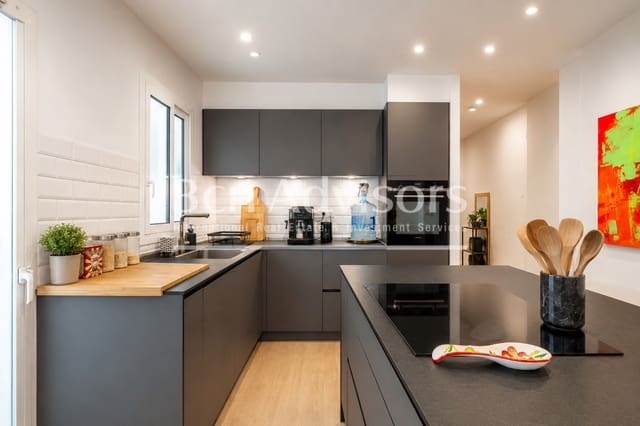 3 makuuhuone Huoneisto myytävänä paikassa La Nova Esquerra de L'Eixample, Barcelona kaupunki mukana 
autotalli - 695 000 € (Ref: 9899263)