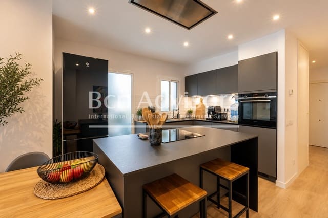 3 makuuhuone Huoneisto myytävänä paikassa La Nova Esquerra de L'Eixample, Barcelona kaupunki mukana 
autotalli - 695 000 € (Ref: 9899263)