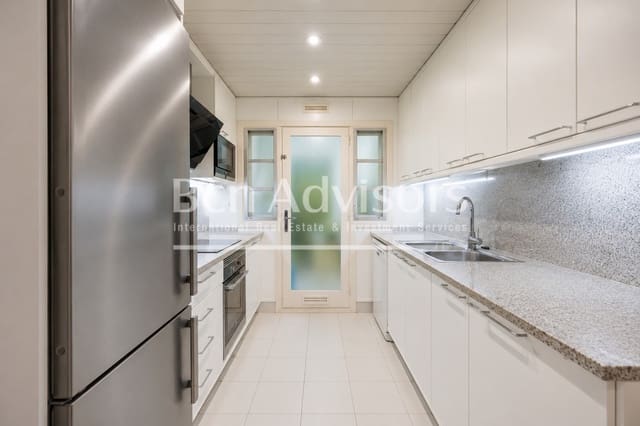 4 quarto Apartamento para venda em La Nova Esquerra de L'Eixample, Barcelona cidade com garagem - 800 000 € (Ref: 9921916)