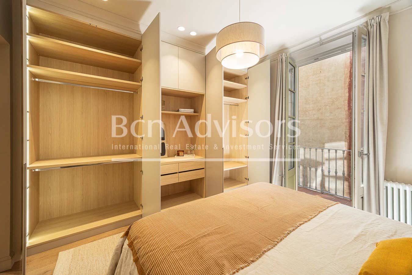 4 bedroom Apartment for sale in Barcelona city - € 1,870,000 (Ref: 9937787)