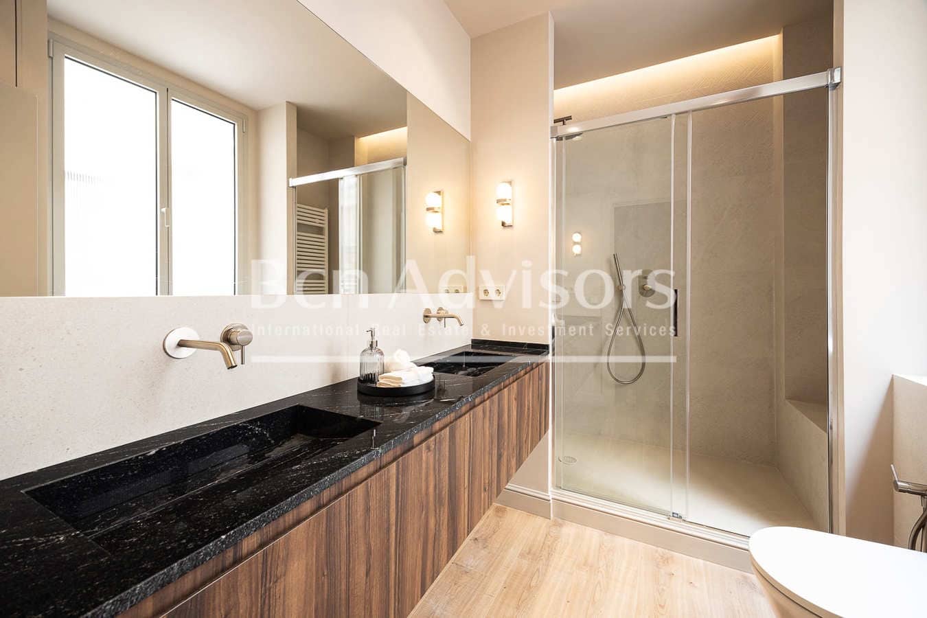 4 bedroom Apartment for sale in Barcelona city - € 1,870,000 (Ref: 9937787)