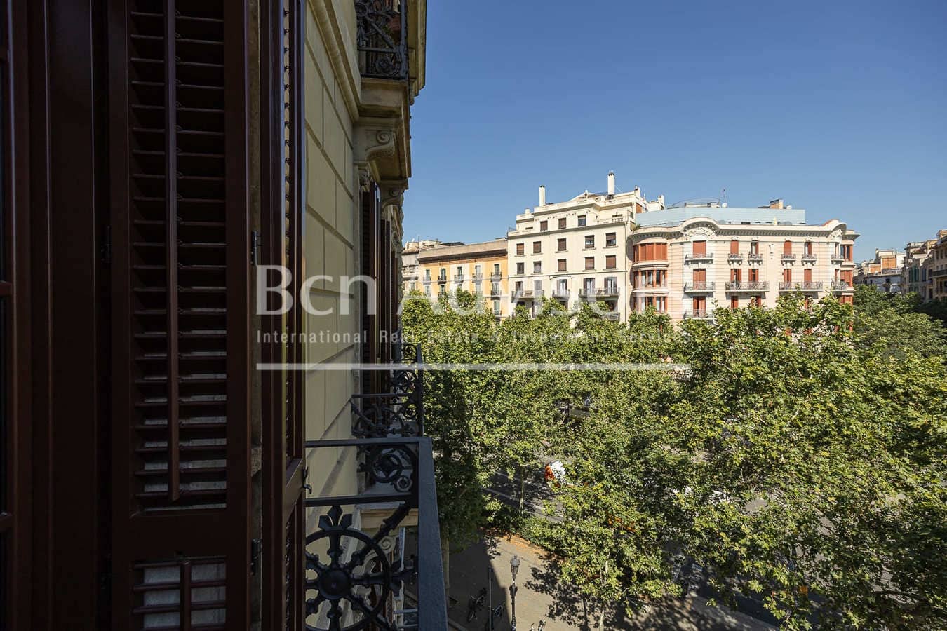 4 bedroom Apartment for sale in Barcelona city - € 1,870,000 (Ref: 9937787)