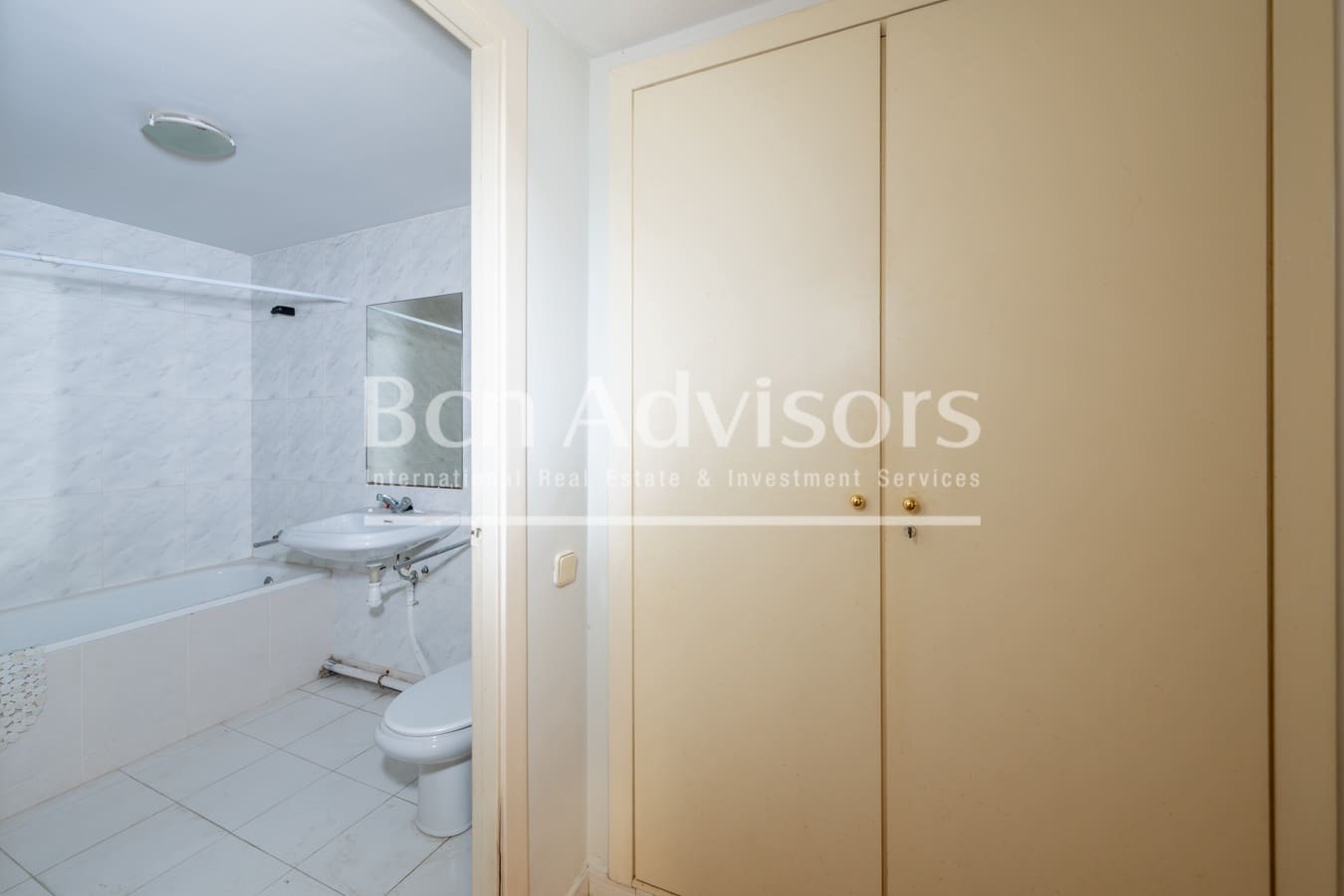 6 quarto Moradia para venda em Sant Just Desvern - 1 190 000 € (Ref: 9937789)