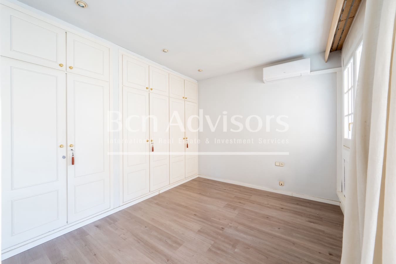 6 quarto Moradia para venda em Sant Just Desvern - 1 190 000 € (Ref: 9937789)