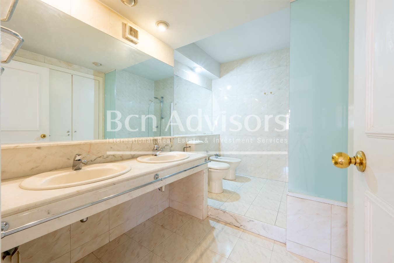 6 quarto Moradia para venda em Sant Just Desvern - 1 190 000 € (Ref: 9937789)