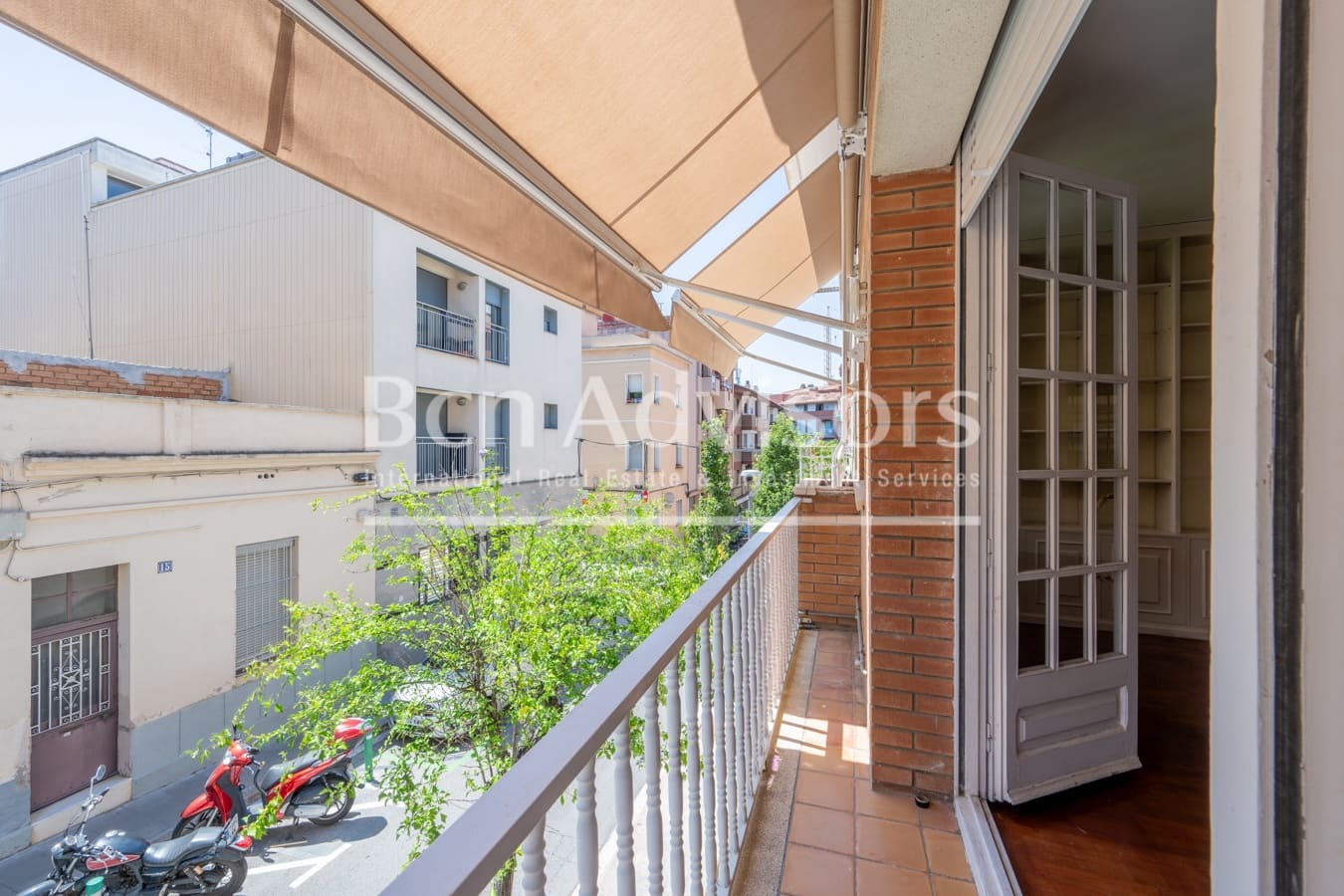 6 quarto Moradia para venda em Sant Just Desvern - 1 190 000 € (Ref: 9937789)
