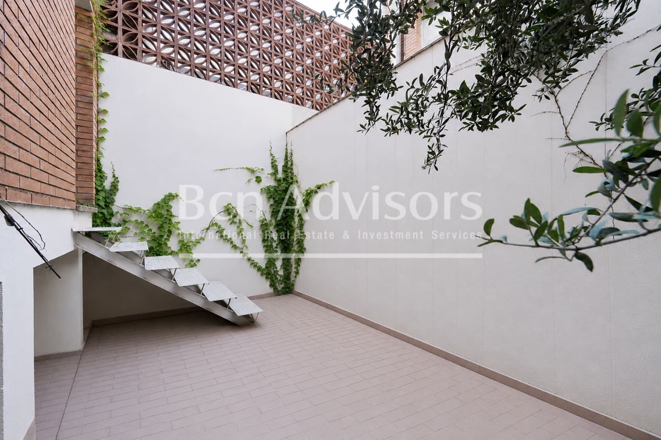 6 quarto Moradia para venda em Sant Just Desvern - 1 190 000 € (Ref: 9937789)