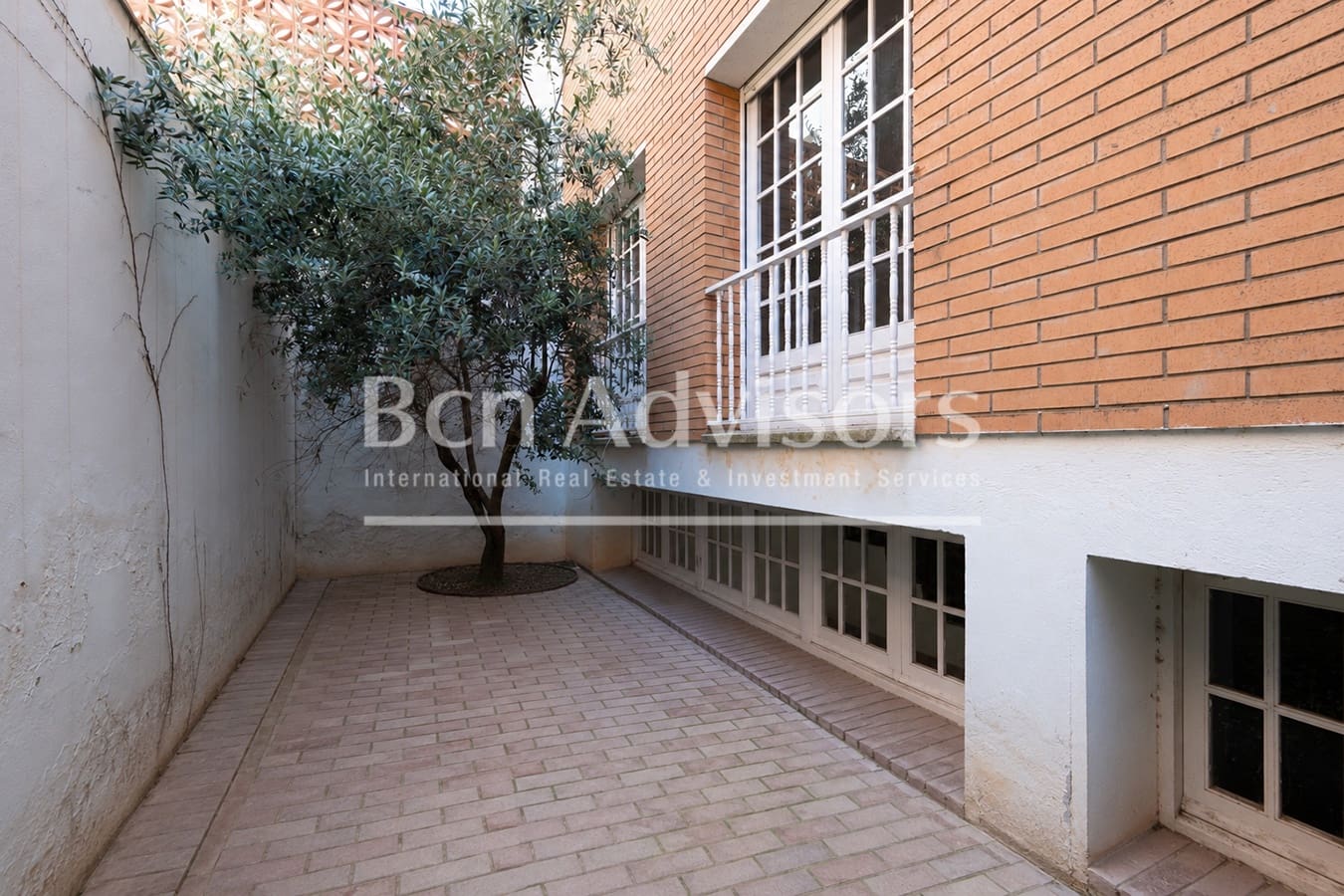 6 quarto Moradia para venda em Sant Just Desvern - 1 190 000 € (Ref: 9937789)