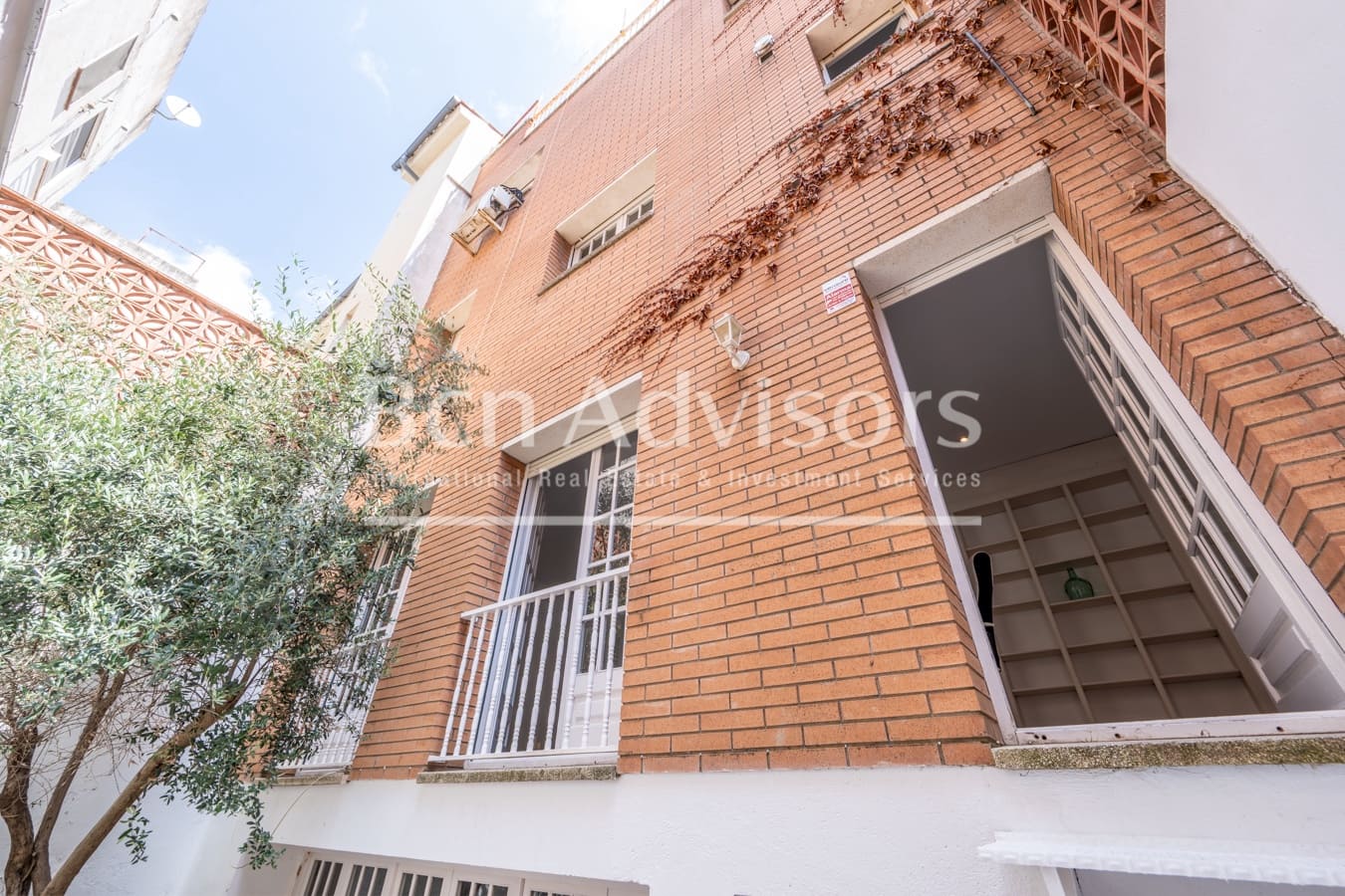 6 soverom Villa til salgs i Sant Just Desvern - € 1 190 000 (Ref: 9937789)