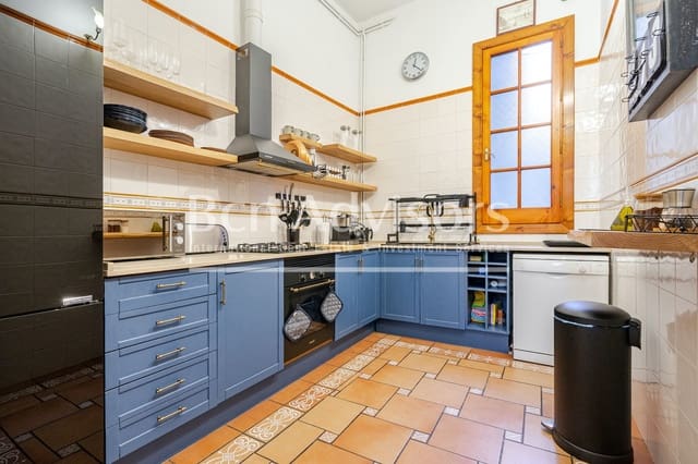 2 soveværelse Lejlighed til salg i El Barri Gòtic, Barcelona by - € 649.000 (Ref: 9945350)