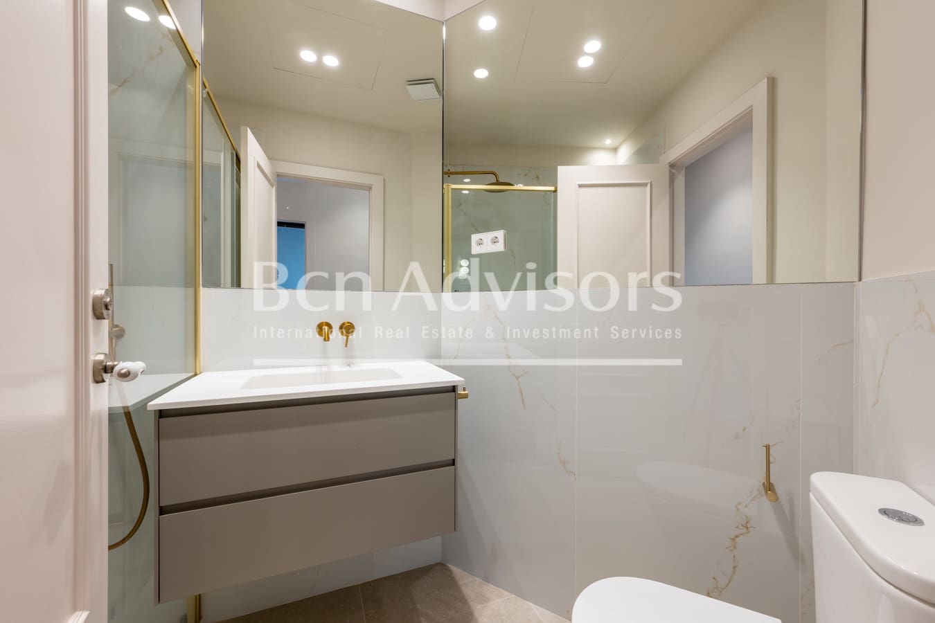 2 soverom Leilighet til salgs i Barcelona by med svømmebasseng - € 1 050 000 (Ref: 9949382)