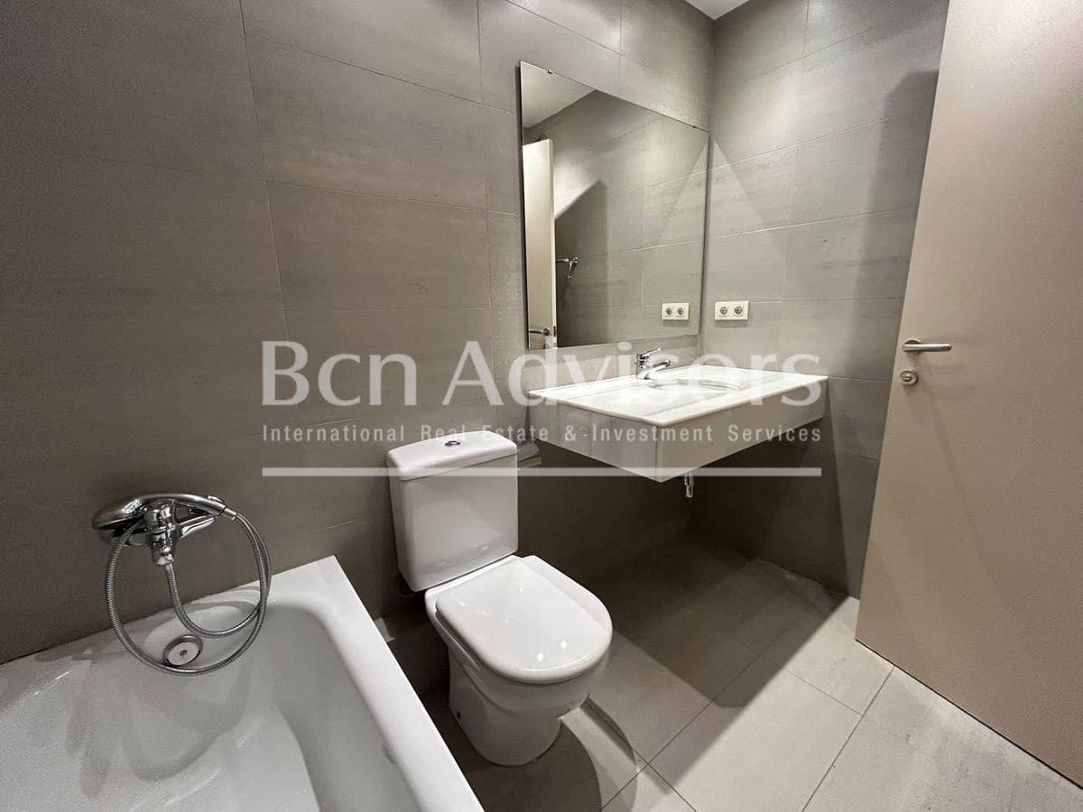3 slaapkamer Appartement te koop in Barcelona stad - € 715.000 (Ref: 9974984)