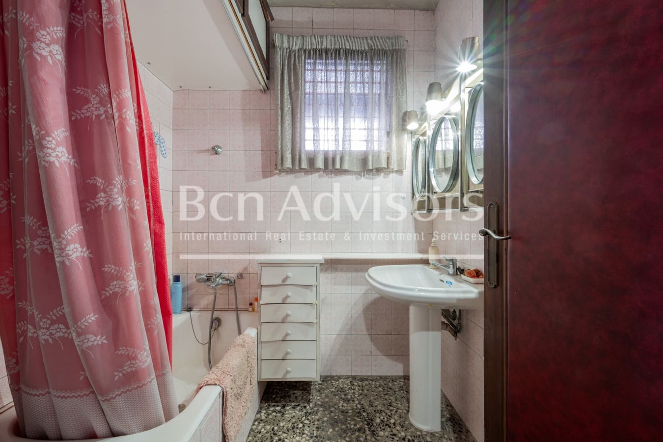 Apartamento de 4 habitaciones en Barcelona ciudad en venta - 700.000 € (Ref: 9996755)