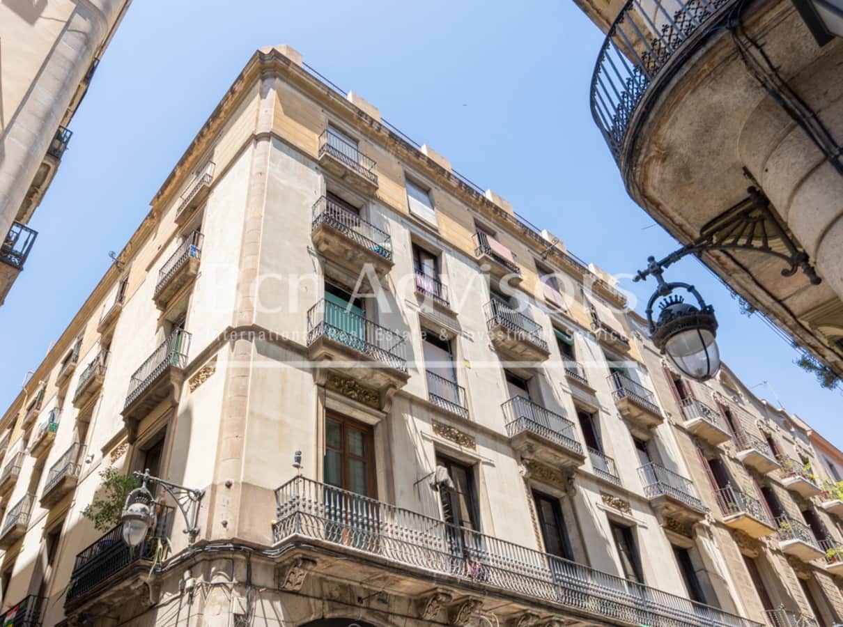 Apartamento de 4 habitaciones en Barcelona ciudad en venta - 700.000 € (Ref: 9996755)
