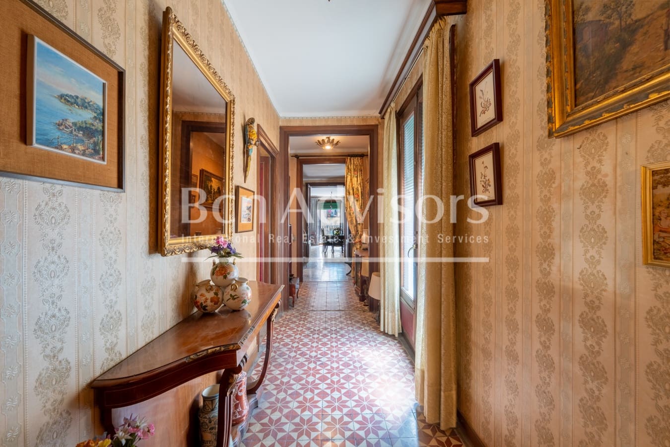 Apartamento de 4 habitaciones en Barcelona ciudad en venta - 700.000 € (Ref: 9996755)