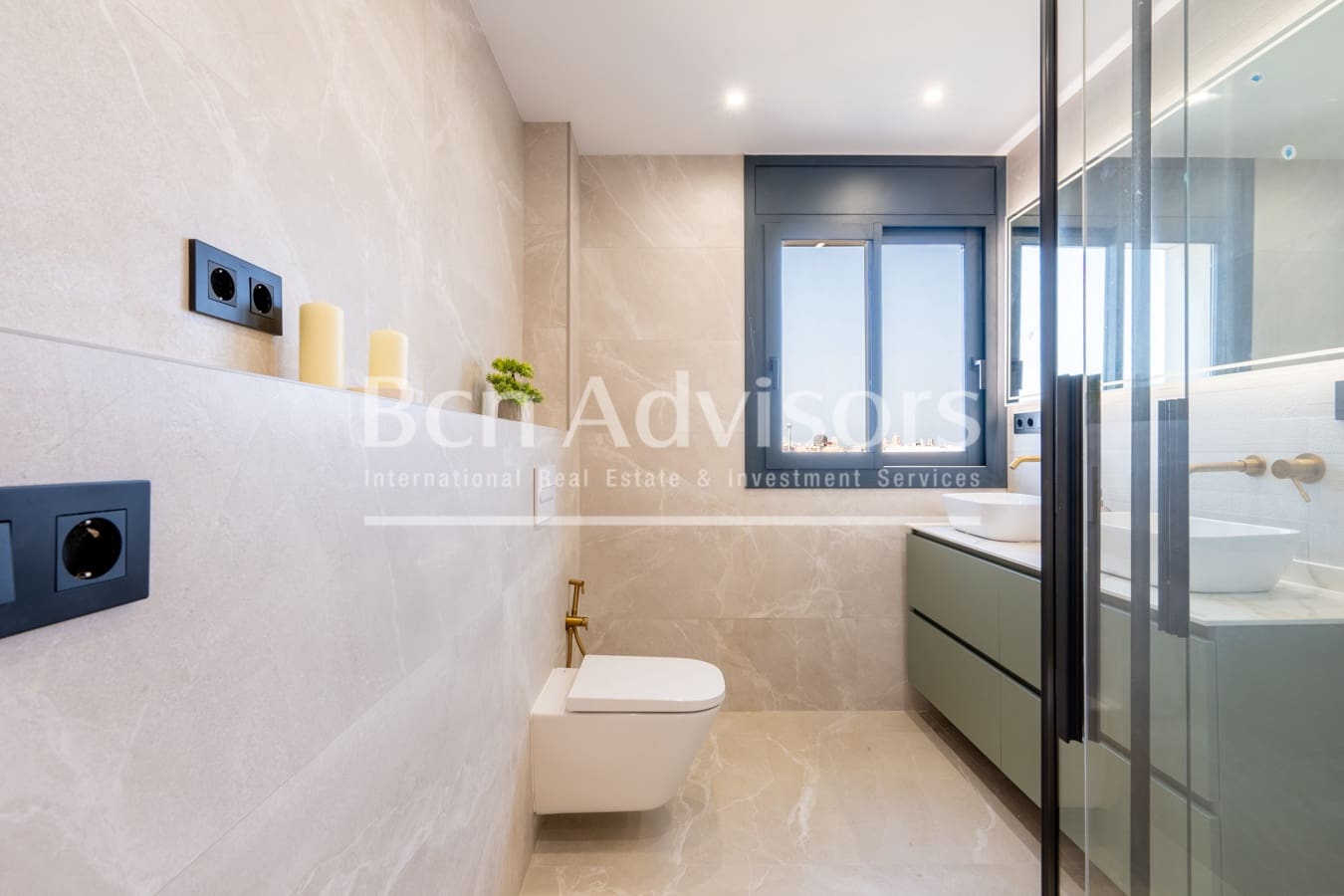 Apartamento de 3 habitaciones en Barcelona ciudad en venta con garaje - 949.000 € (Ref: 9996756)