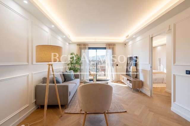 Apartamento de 3 habitaciones en La Nova Esquerra de L'Eixample, Barcelona ciudad en venta con garaje - 949.000 € (Ref: 9996756)