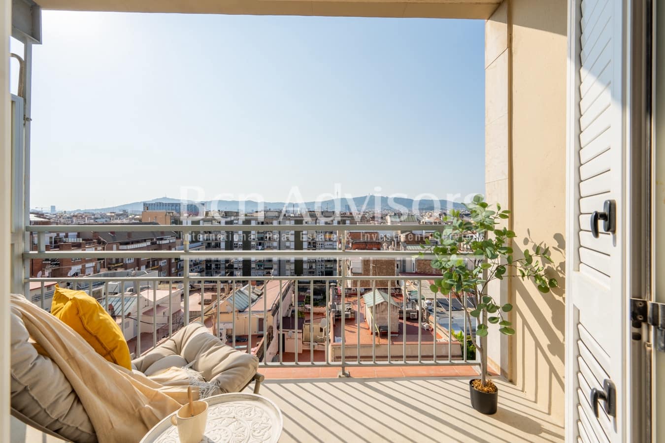 Apartamento de 3 habitaciones en Barcelona ciudad en venta con garaje - 949.000 € (Ref: 9996756)