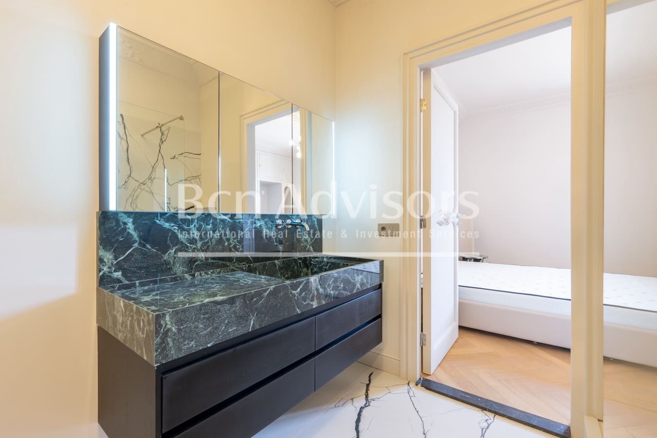 4 bedroom Apartment for sale in Barcelona city - € 1,999,000 (Ref: 9998418)