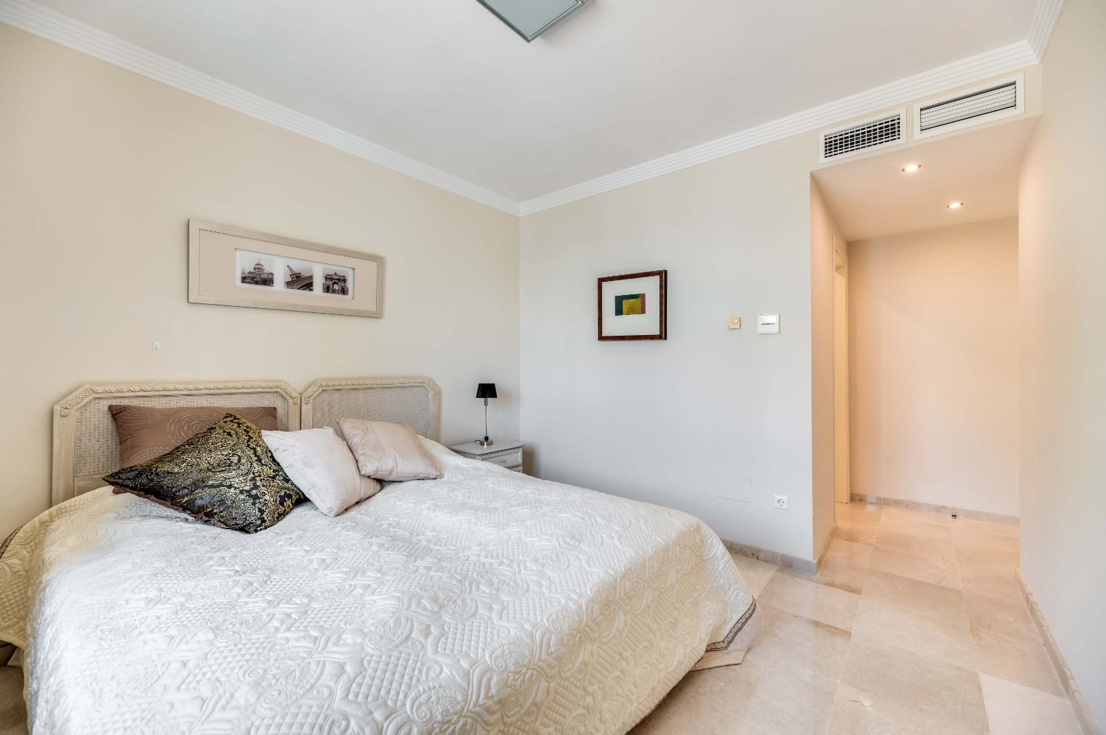 Chalet de 3 habitaciones en Calahonda en venta con piscina garaje - 1.250.000 € (Ref: 10009703)