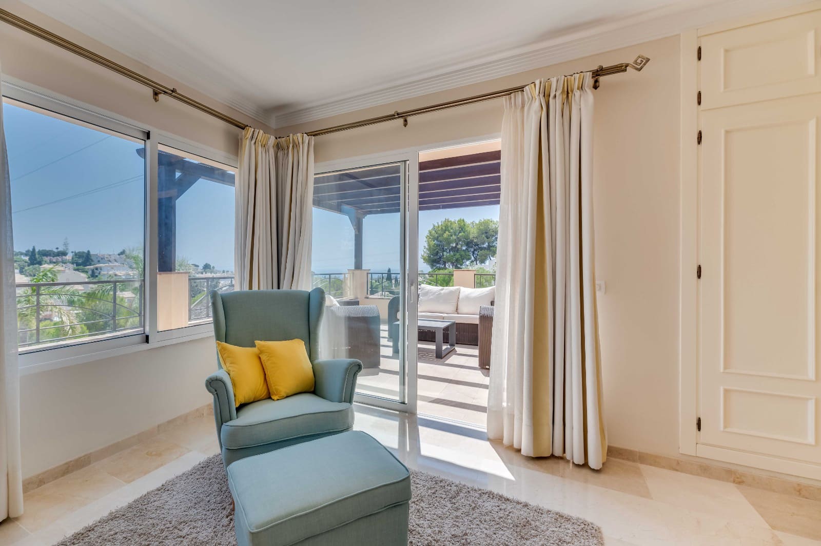 Chalet de 3 habitaciones en Calahonda en venta con piscina garaje - 1.250.000 € (Ref: 10009703)