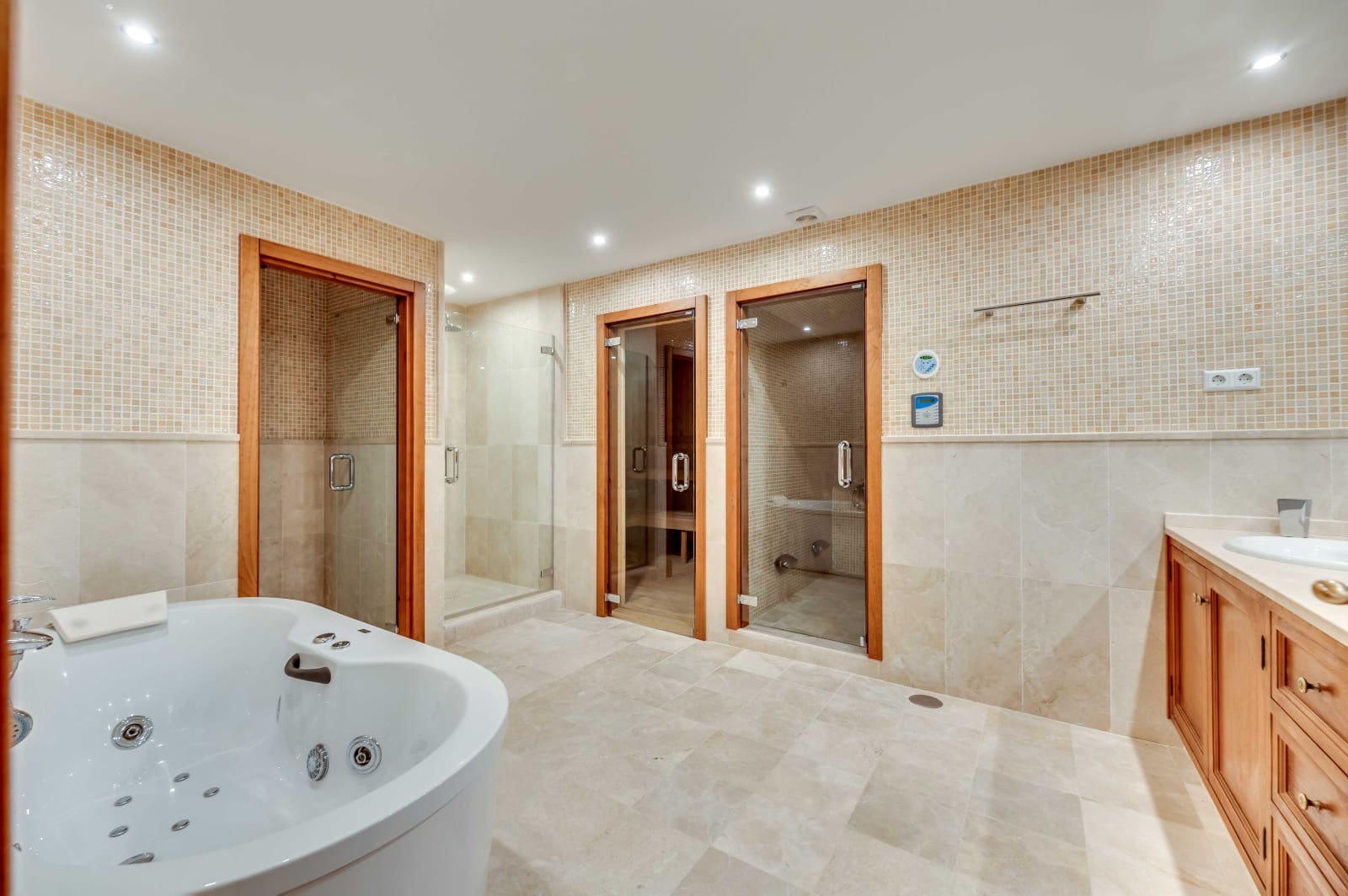 Chalet de 3 habitaciones en Calahonda en venta con piscina garaje - 1.250.000 € (Ref: 10009703)