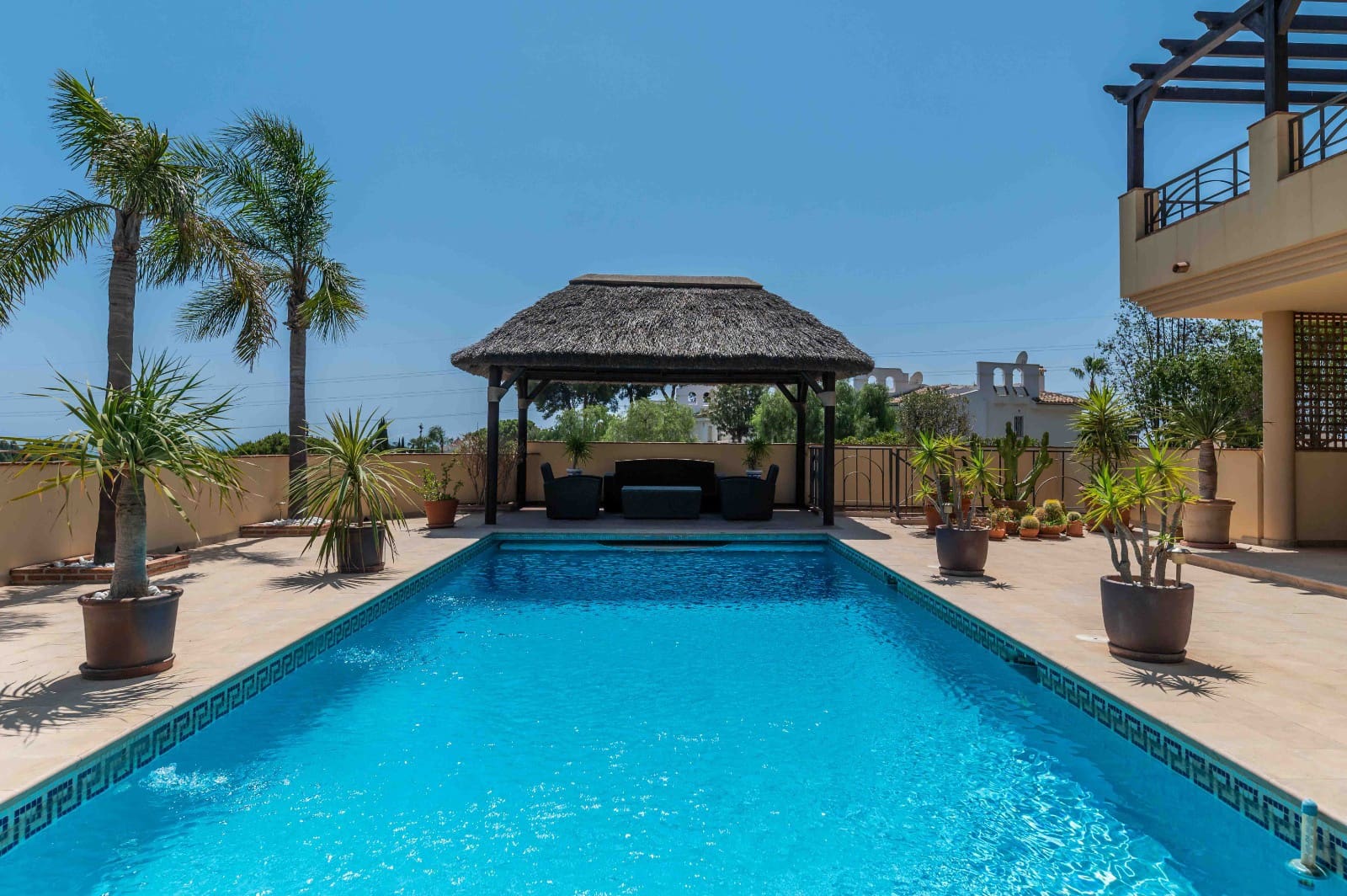 Chalet de 3 habitaciones en Calahonda en venta con piscina garaje - 1.250.000 € (Ref: 10009703)