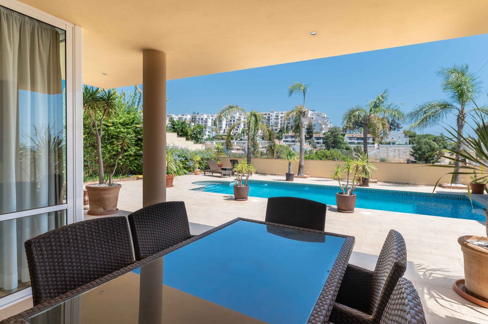 Chalet de 3 habitaciones en Calahonda en venta con piscina garaje - 1.250.000 € (Ref: 10009703)