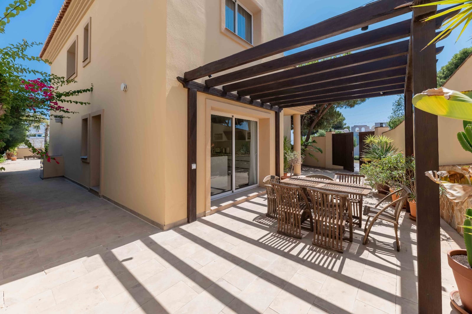 Chalet de 3 habitaciones en Calahonda en venta con piscina garaje - 1.250.000 € (Ref: 10009703)