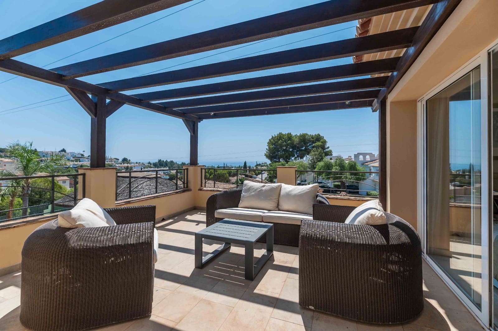 Chalet de 3 habitaciones en Calahonda en venta con piscina garaje - 1.250.000 € (Ref: 10009703)