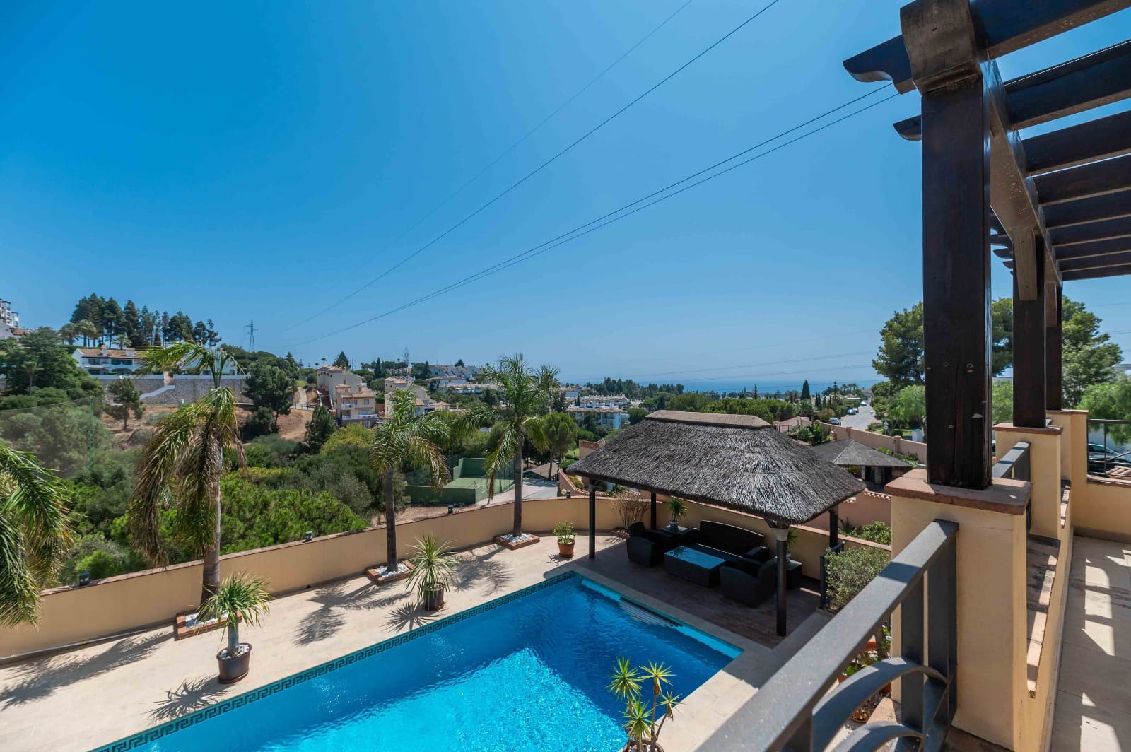 Chalet de 3 habitaciones en Calahonda en venta con piscina garaje - 1.250.000 € (Ref: 10009703)