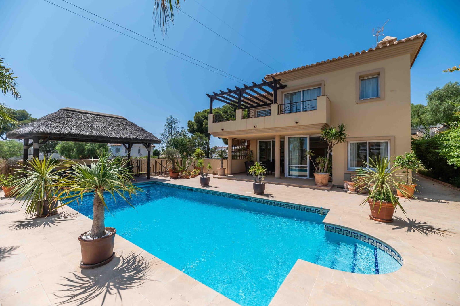 Chalet de 3 habitaciones en Calahonda en venta con piscina garaje - 1.250.000 € (Ref: 10009703)