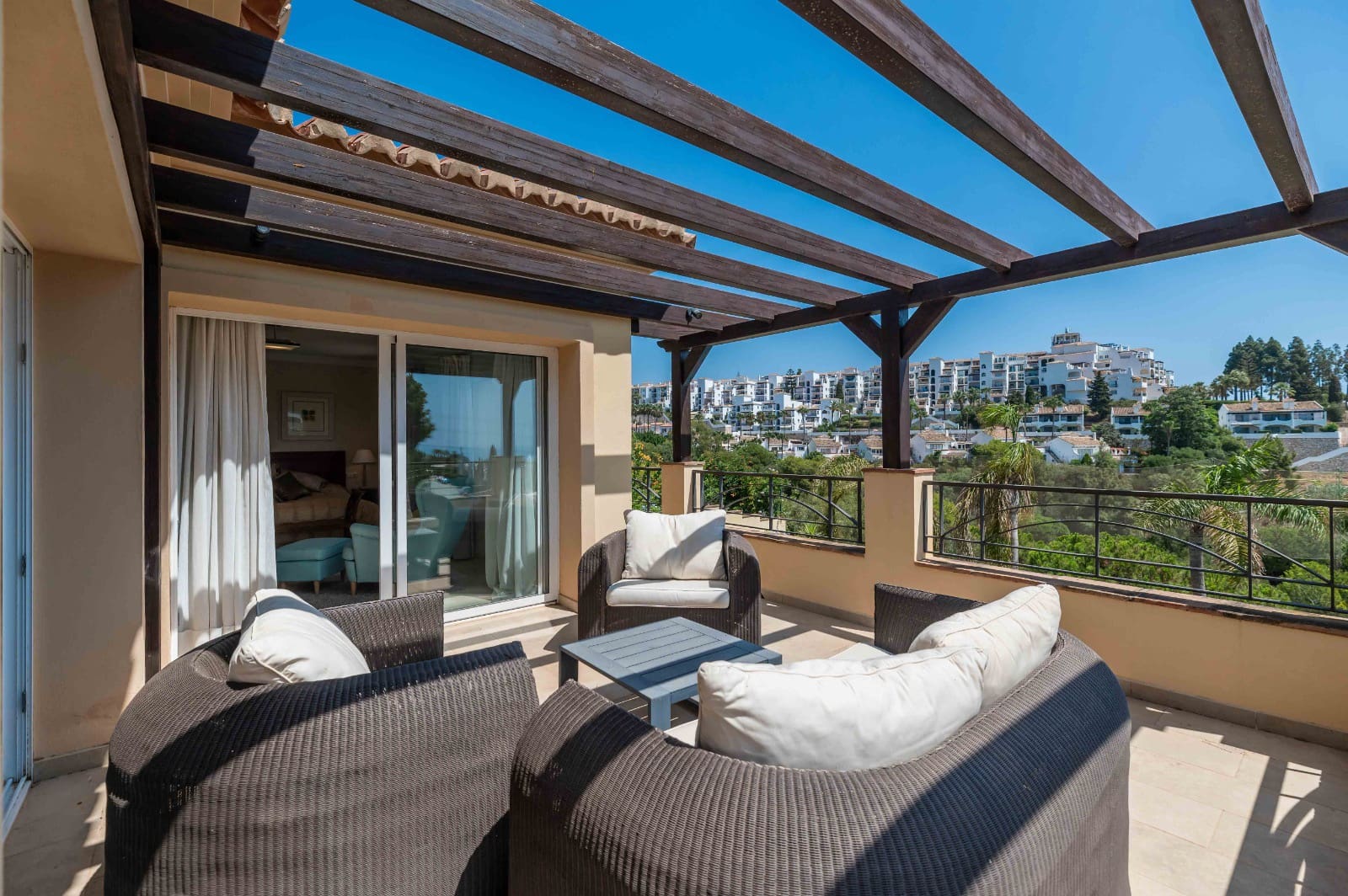 Chalet de 3 habitaciones en Calahonda en venta con piscina garaje - 1.250.000 € (Ref: 10009703)
