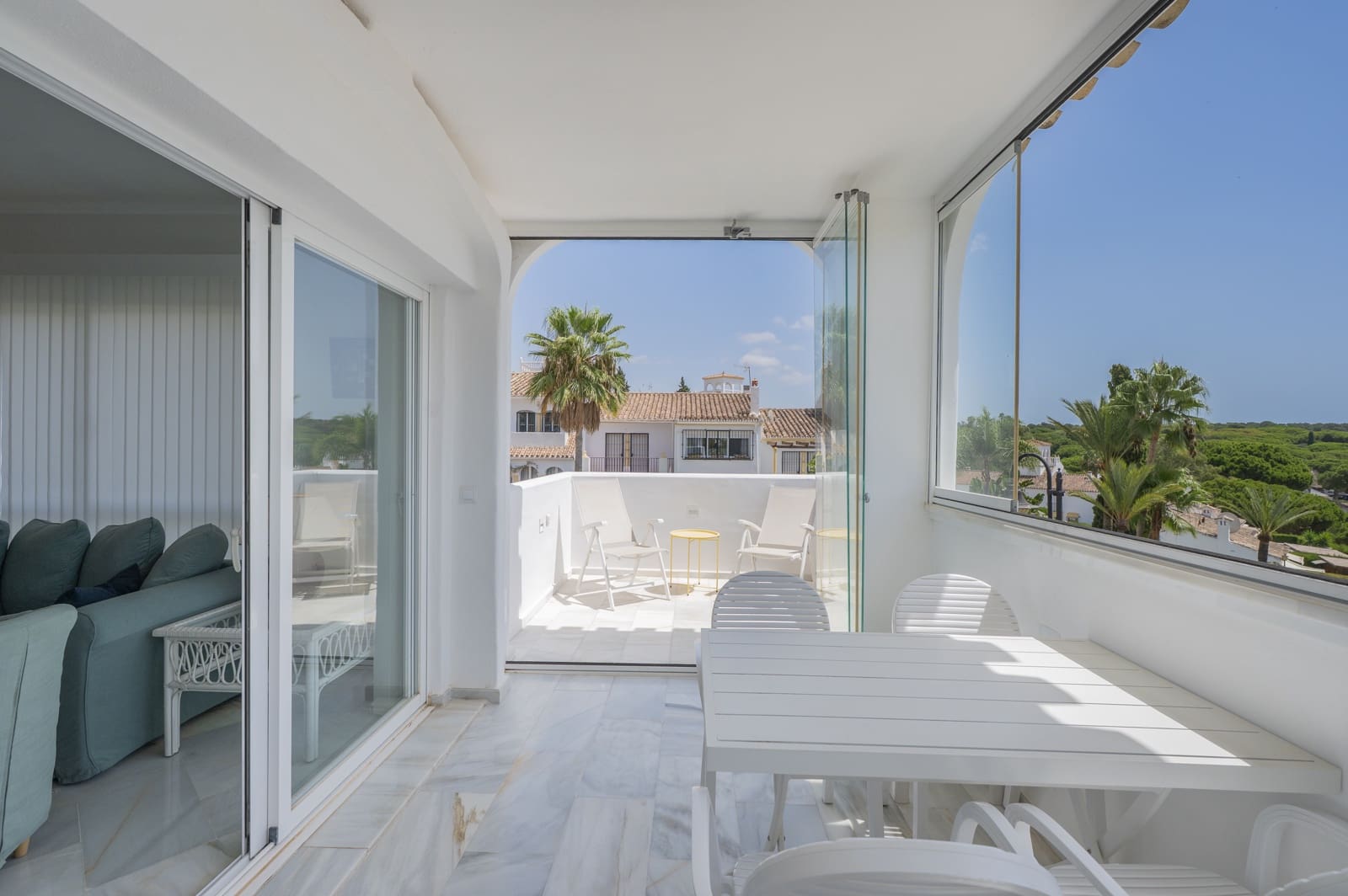 Apartamento de 2 habitaciones en Elviria en venta con piscina - 480.000 € (Ref: 10021183)