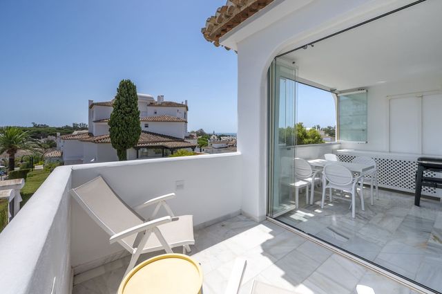 2 makuuhuone Huoneisto myytävänä paikassa Elviria, Marbella mukana uima-altaan - 480 000 € (Ref: 10021183)