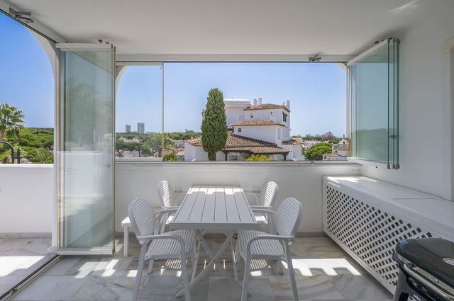 2 makuuhuone Huoneisto myytävänä paikassa Elviria, Marbella mukana uima-altaan - 480 000 € (Ref: 10021183)