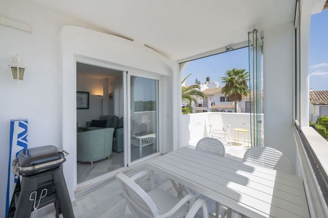 2 makuuhuone Huoneisto myytävänä paikassa Elviria, Marbella mukana uima-altaan - 480 000 € (Ref: 10021183)