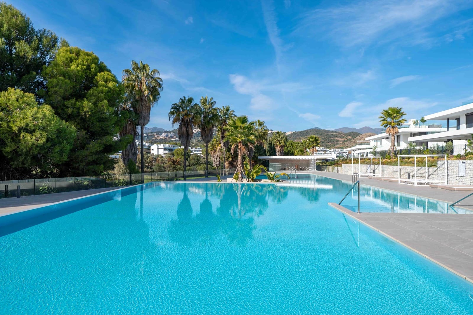 4 makuuhuone Kattohuoneisto myytävänä paikassa Marbella mukana uima-altaan 
autotalli - 2 950 000 € (Ref: 10031143)