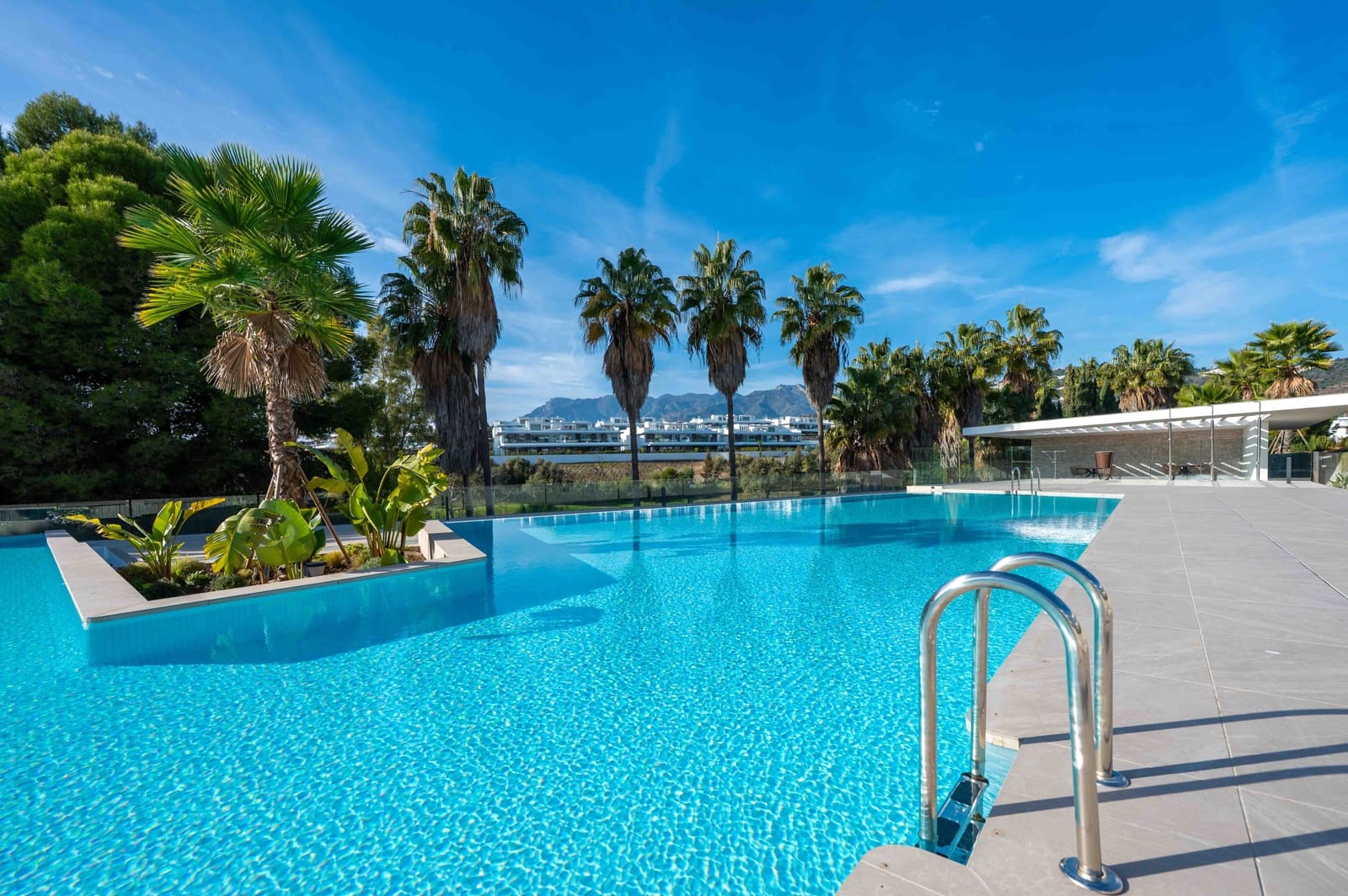4 makuuhuone Kattohuoneisto myytävänä paikassa Marbella mukana uima-altaan 
autotalli - 2 950 000 € (Ref: 10031143)