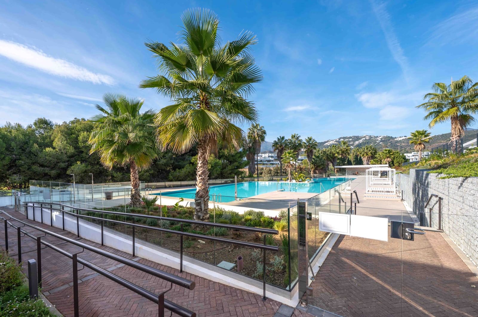 4 makuuhuone Kattohuoneisto myytävänä paikassa Marbella mukana uima-altaan 
autotalli - 2 950 000 € (Ref: 10031143)