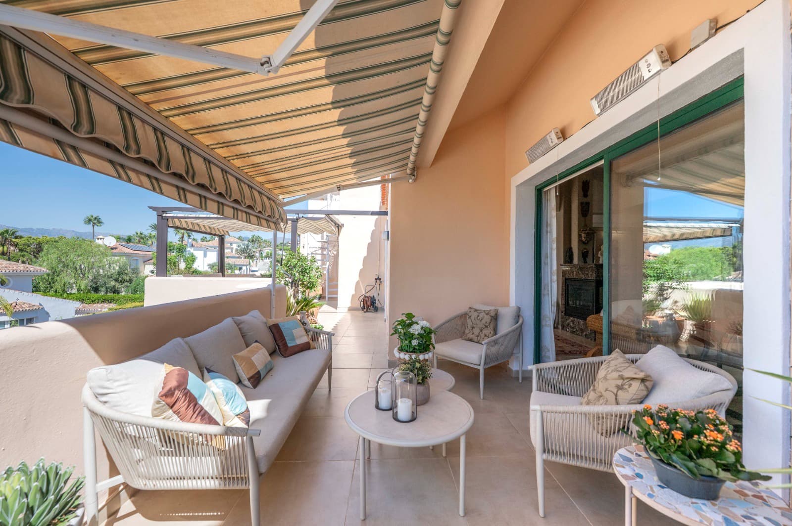 3 slaapkamer Penthouse te koop in Elviria met zwembad garage - € 960.000 (Ref: 10100994)
