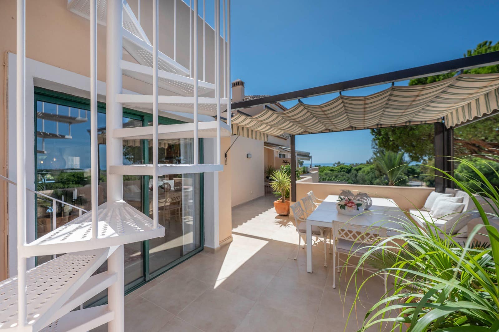 3 slaapkamer Penthouse te koop in Elviria met zwembad garage - € 960.000 (Ref: 10100994)