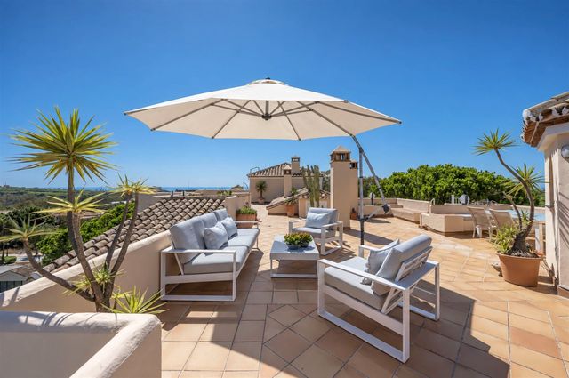 3 slaapkamer Penthouse te koop in Elviria, Marbella met zwembad garage - € 960.000 (Ref: 10100994)